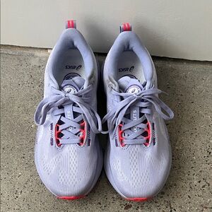 WOMEN'S ASICS NOVABLAST 5 TOKYO - size 5.5